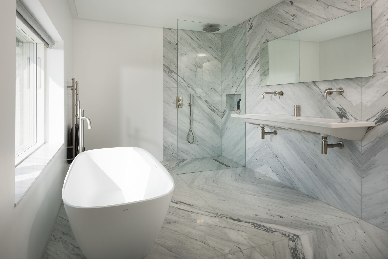 Contemporary Replacement Dwelling, Cubert, Laurence Associates Laurence Associates Modern Banyo Mermer bathroom,marble,freestanding bathtub,luxury,his and hers basin,shower,heated towel rail,ensuite,white,modern,walk-in shower