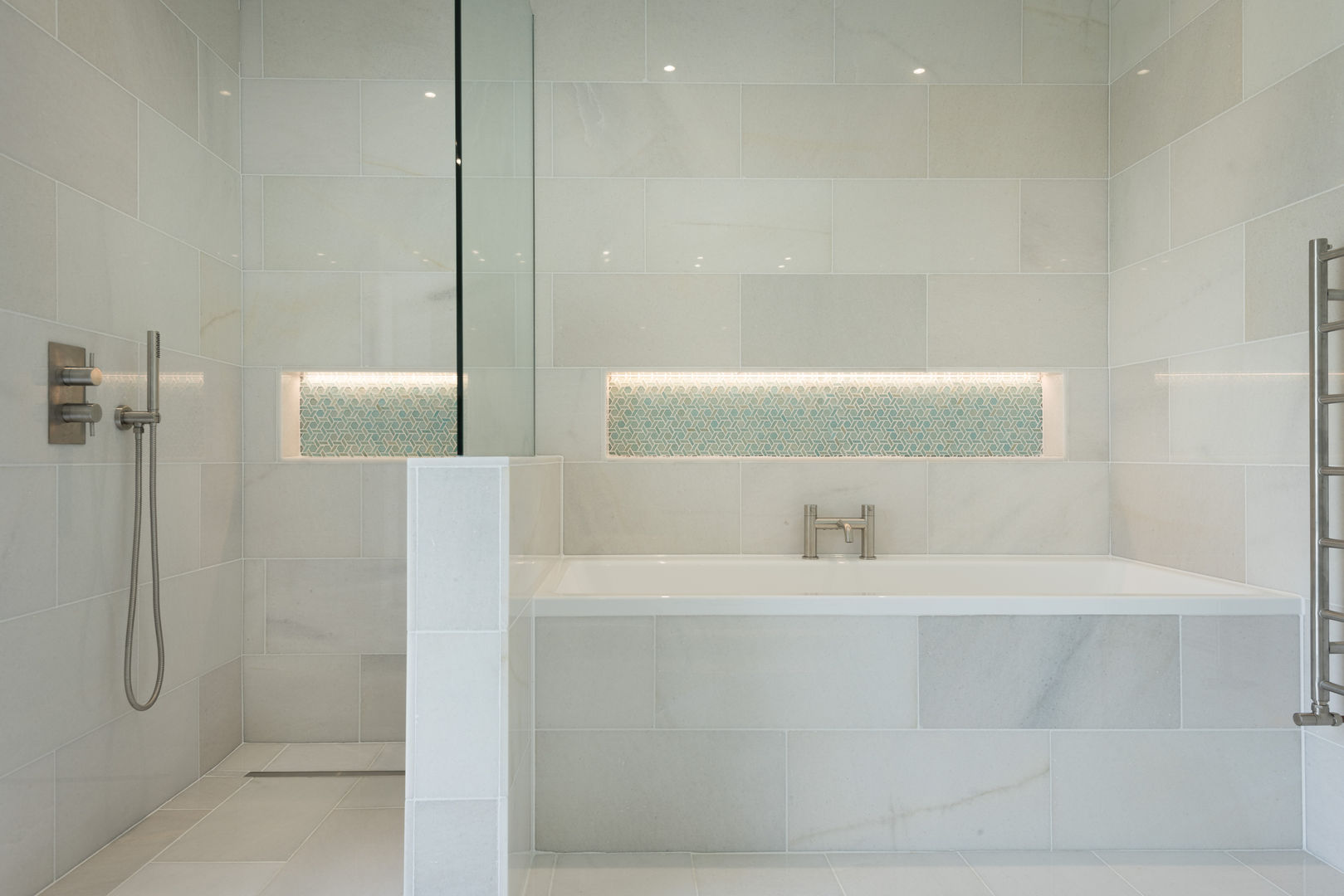 Contemporary Replacement Dwelling, Cubert, Laurence Associates Laurence Associates Ванна кімната bathroom,modern,contemporary,luxury
