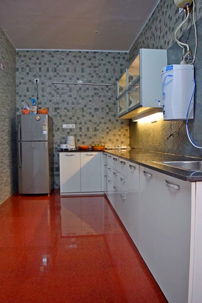L&T South city, 3 BHK - Mr. Sundaresh, DECOR DREAMS DECOR DREAMS Mediterranean style kitchen