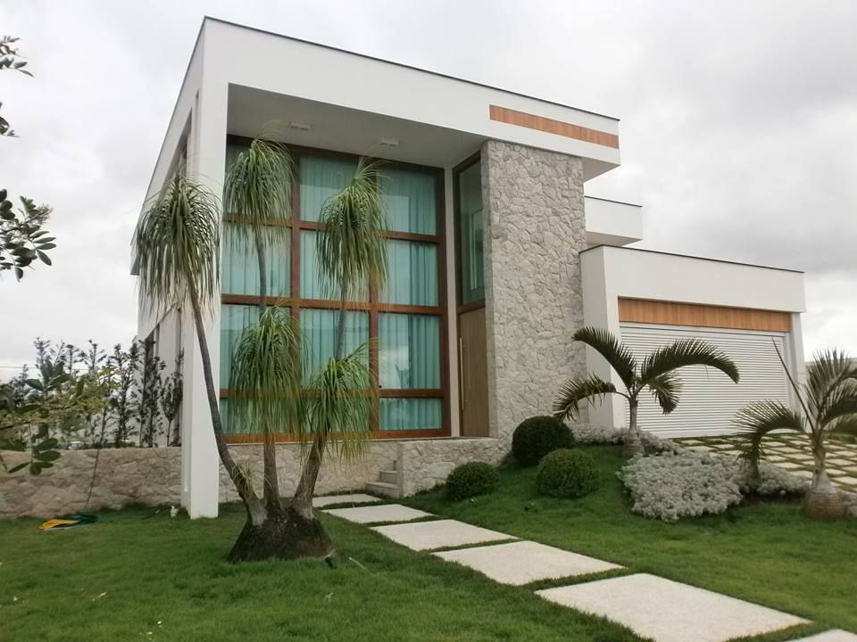 Residência modernista no Cond. Athenas, Ronaldo Linhares Arquitetura e Arte Ronaldo Linhares Arquitetura e Arte Окремий будинок