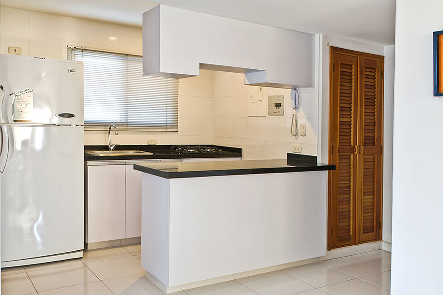 Cocinas Básicas, Remodelar Proyectos Integrales Remodelar Proyectos Integrales Modern kitchen Granite