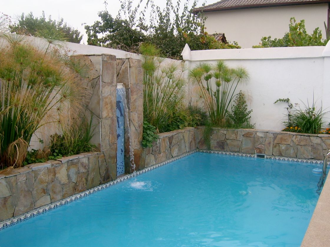 homify Spa Stone Pool & spa accessories