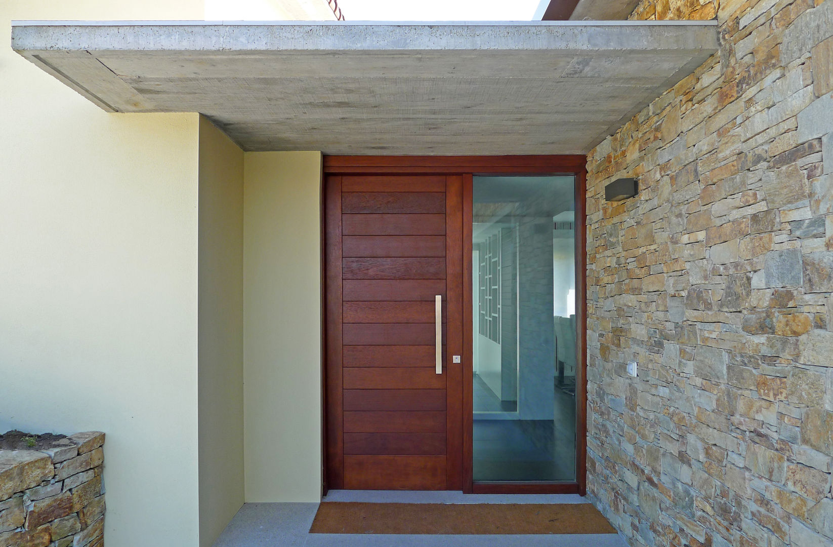 homify Front doors Wood Wood effect