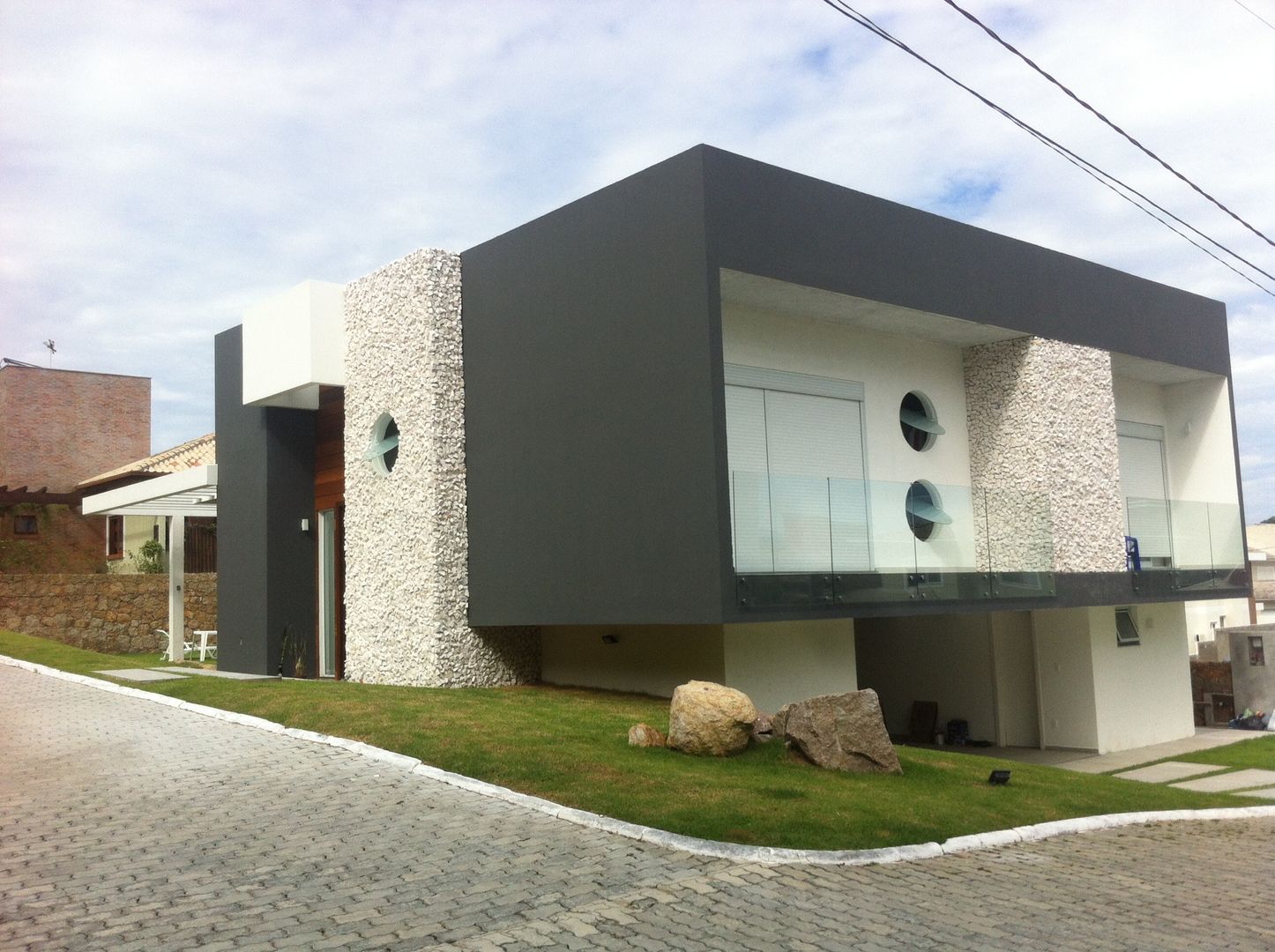 Residência Contemporânea, Studio RW Arquitetura Studio RW Arquitetura Modern houses