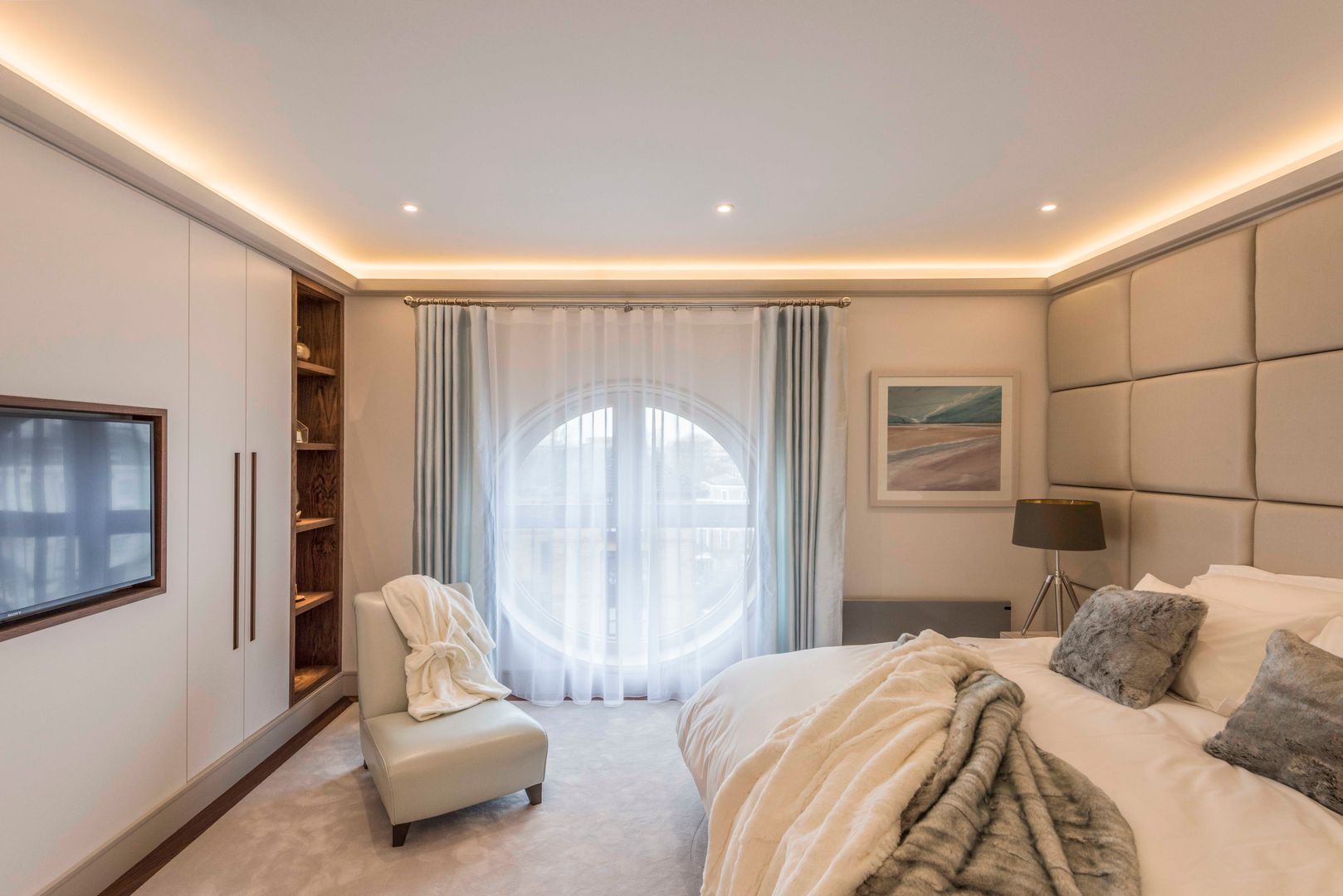Bedroom Prestige Architects By Marco Braghiroli モダンスタイルの寝室 bespoke,Bedroom,bedroom,lighting