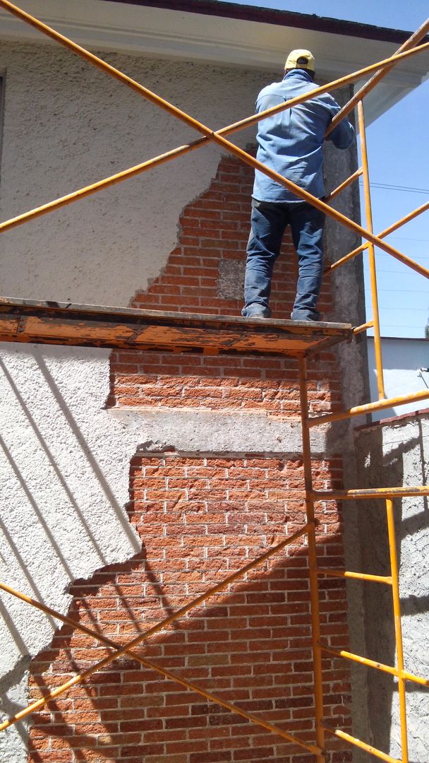 Remoción de aplanado en mal estado Arkisav Paredes y pisos modernos