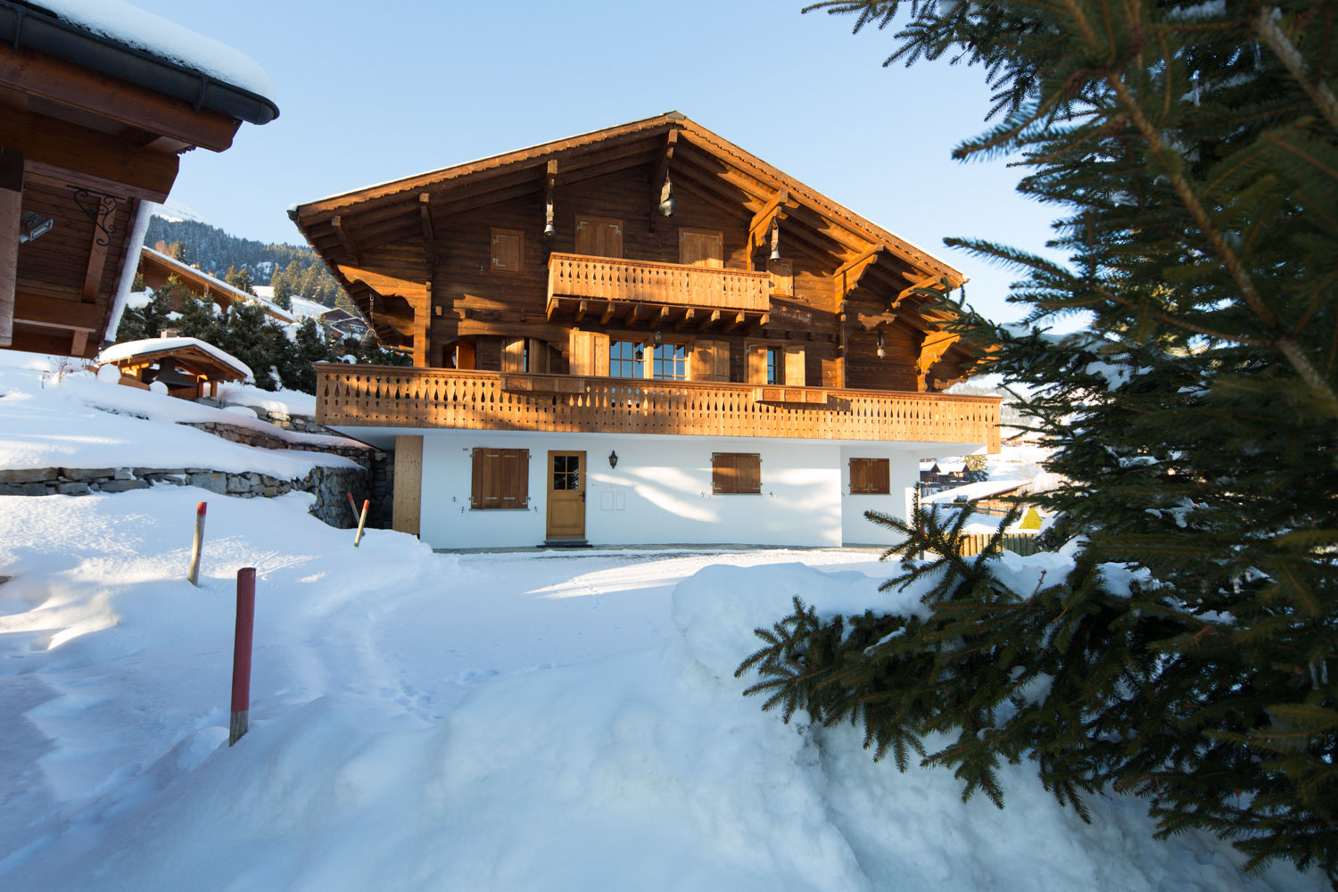 External view Prestige Architects By Marco Braghiroli Rustieke balkons, veranda's en terrassen extension,wood facade,traditional