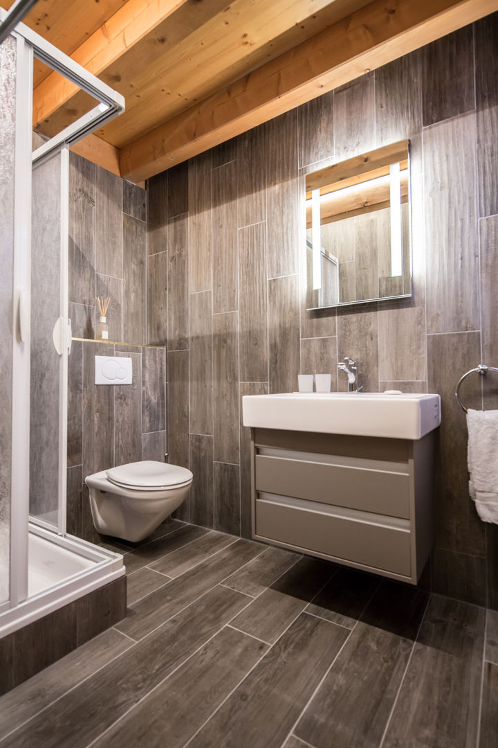 Bathroom Prestige Architects By Marco Braghiroli Rustic style bathroom Bathroom,bathroom,modern,walk-in shower