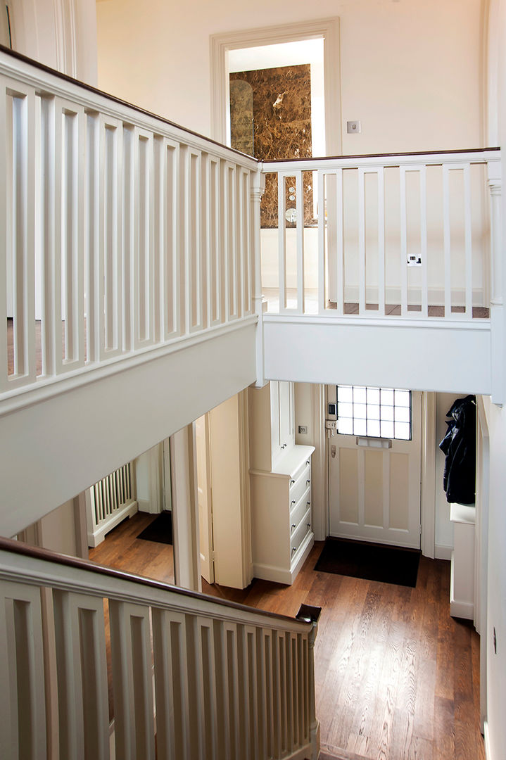 Hall and Staircase Prestige Architects By Marco Braghiroli Classic style corridor, hallway and stairs