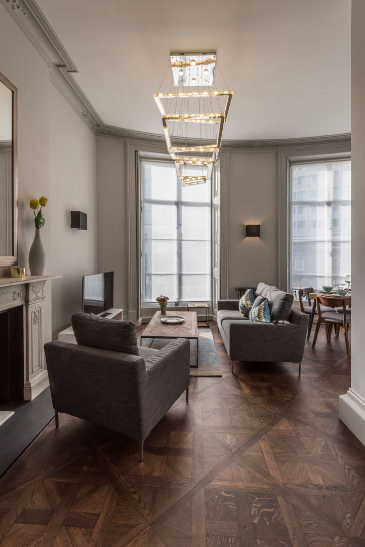 Bachelor Pad - Hyde Park, Prestige Architects By Marco Braghiroli Prestige Architects By Marco Braghiroli Classic style living room bespoke,living,room,luxury,design,sofa