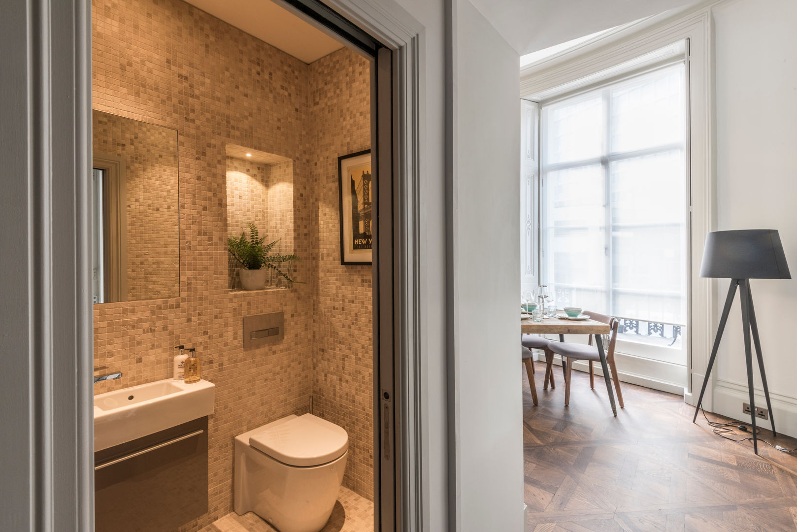 Bachelor Pad - Hyde Park, Prestige Architects By Marco Braghiroli Prestige Architects By Marco Braghiroli Classic style bathroom bespoke,bathroom,interior