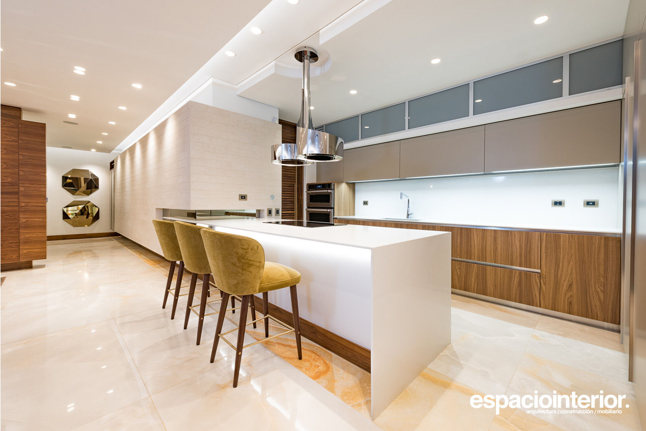 Obra Diecinueve, EspacioInterior EspacioInterior Built-in kitchens Engineered Wood Transparent