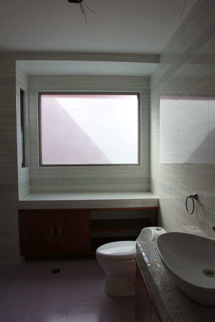 Caracas, Arkalli Arkalli Modern bathroom Ceramic