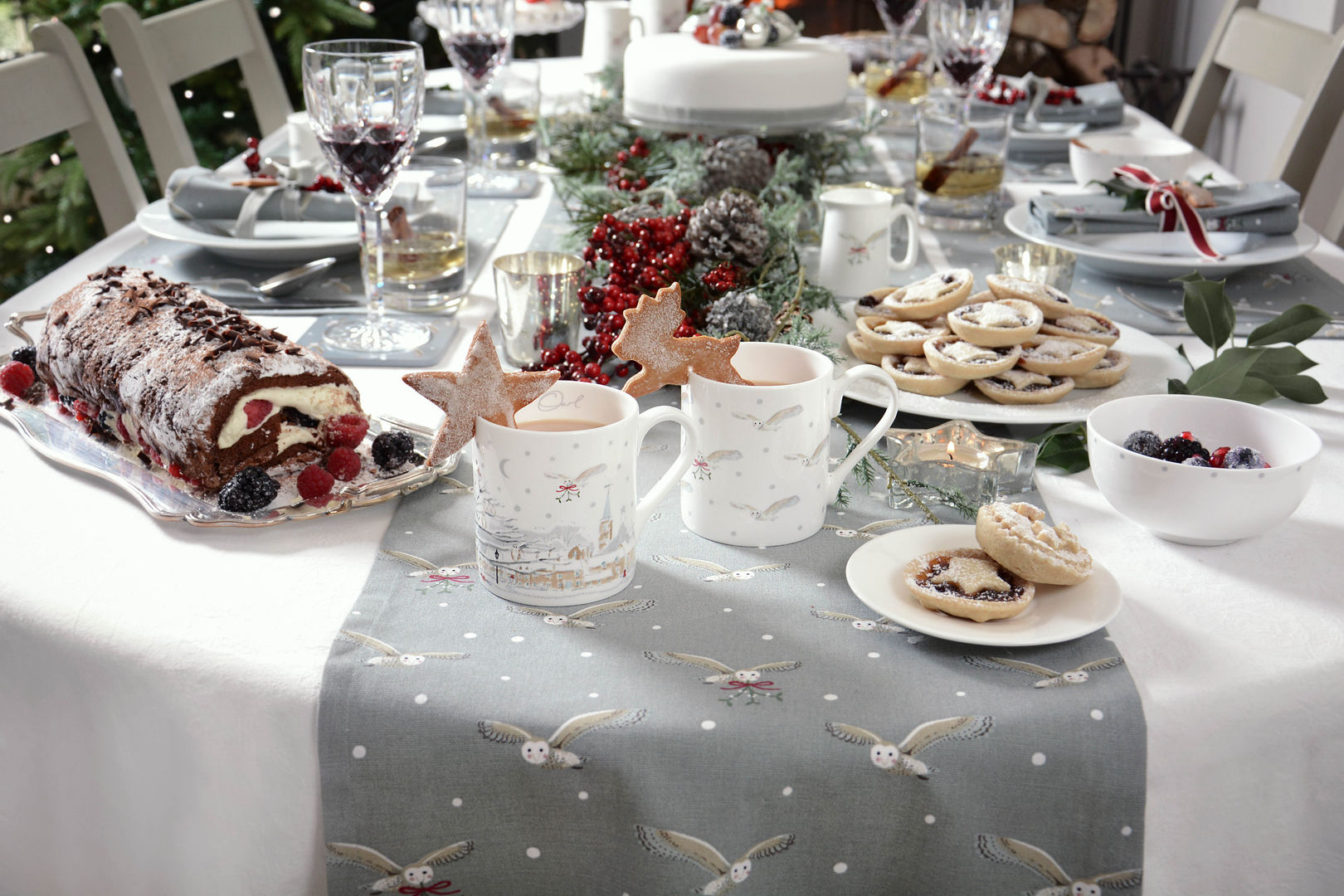 Night Owl Table Decoration homify Country style kitchen Cotton Red Accessories & textiles