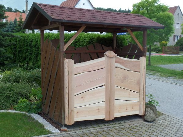 Sitzecke aus Lärche und Weidengeflecht, Tischlerei Pohl Tischlerei Pohl Casetta da giardino Legno Effetto legno