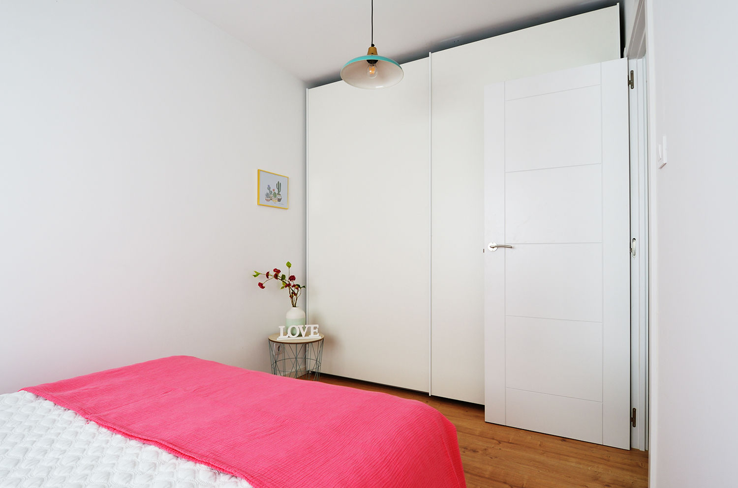 Apartamento en blanco y roble, Noelia Villalba Interiorista Noelia Villalba Interiorista Skandinavische Schlafzimmer