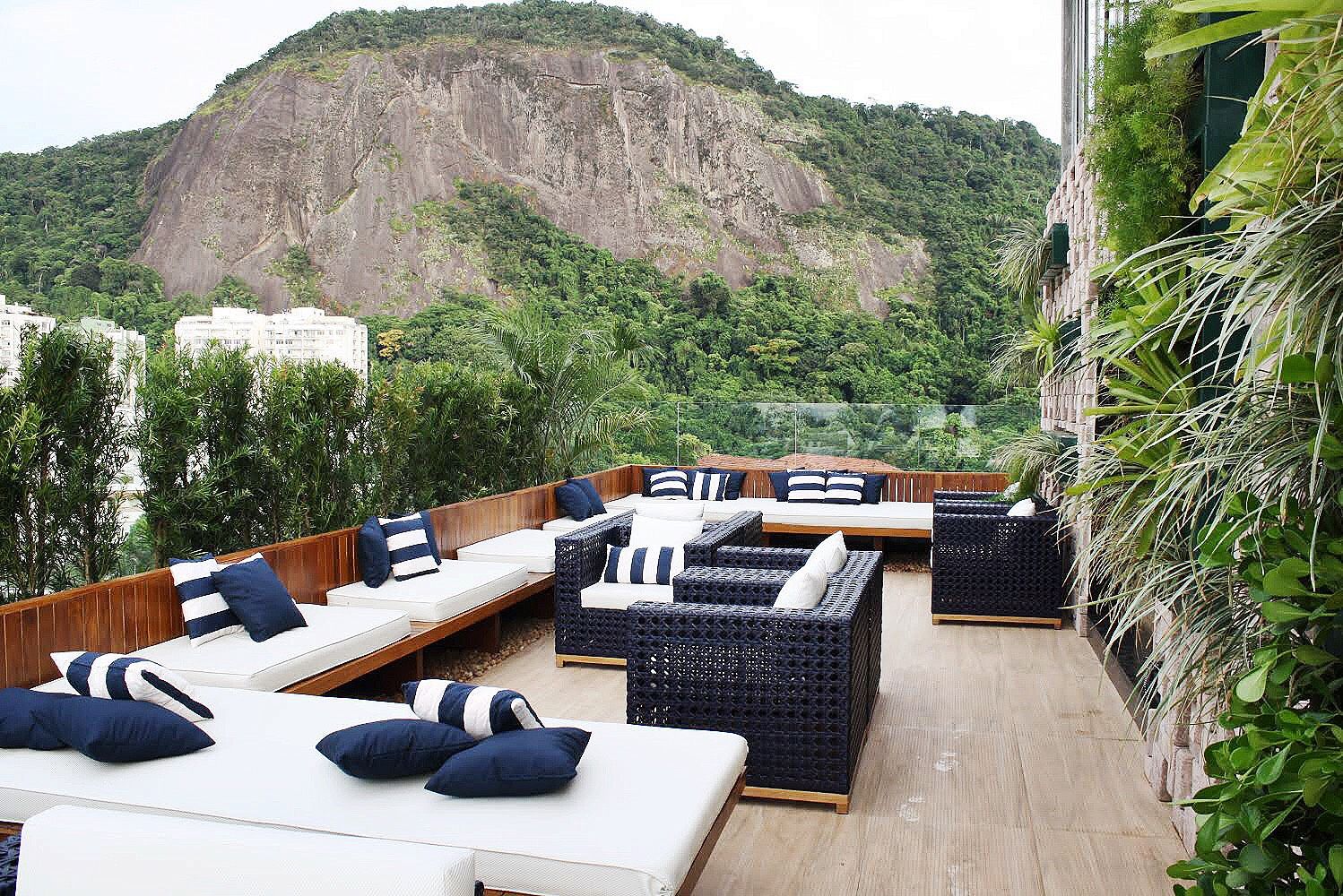 Cobertura | Hotel Royal Rio Palace TRIDI arquitetura Varandas, marquises e terraços modernos