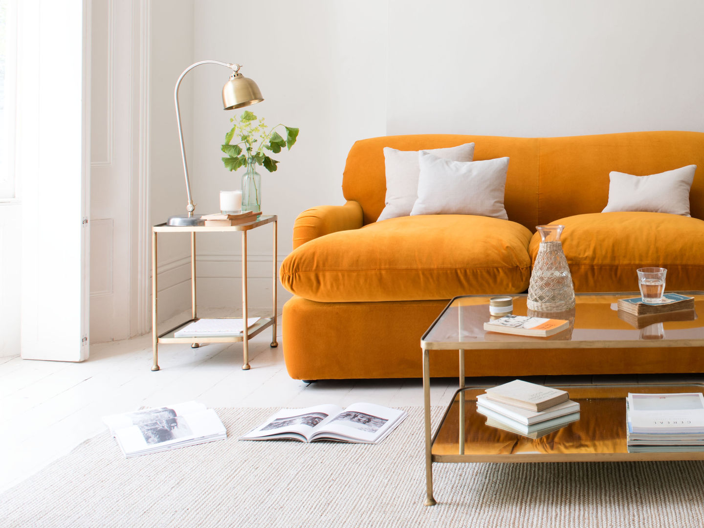 Wonder-Brass Loaf Nowoczesny salon brass,glass,living room,sofa,orange,velvet,home,space