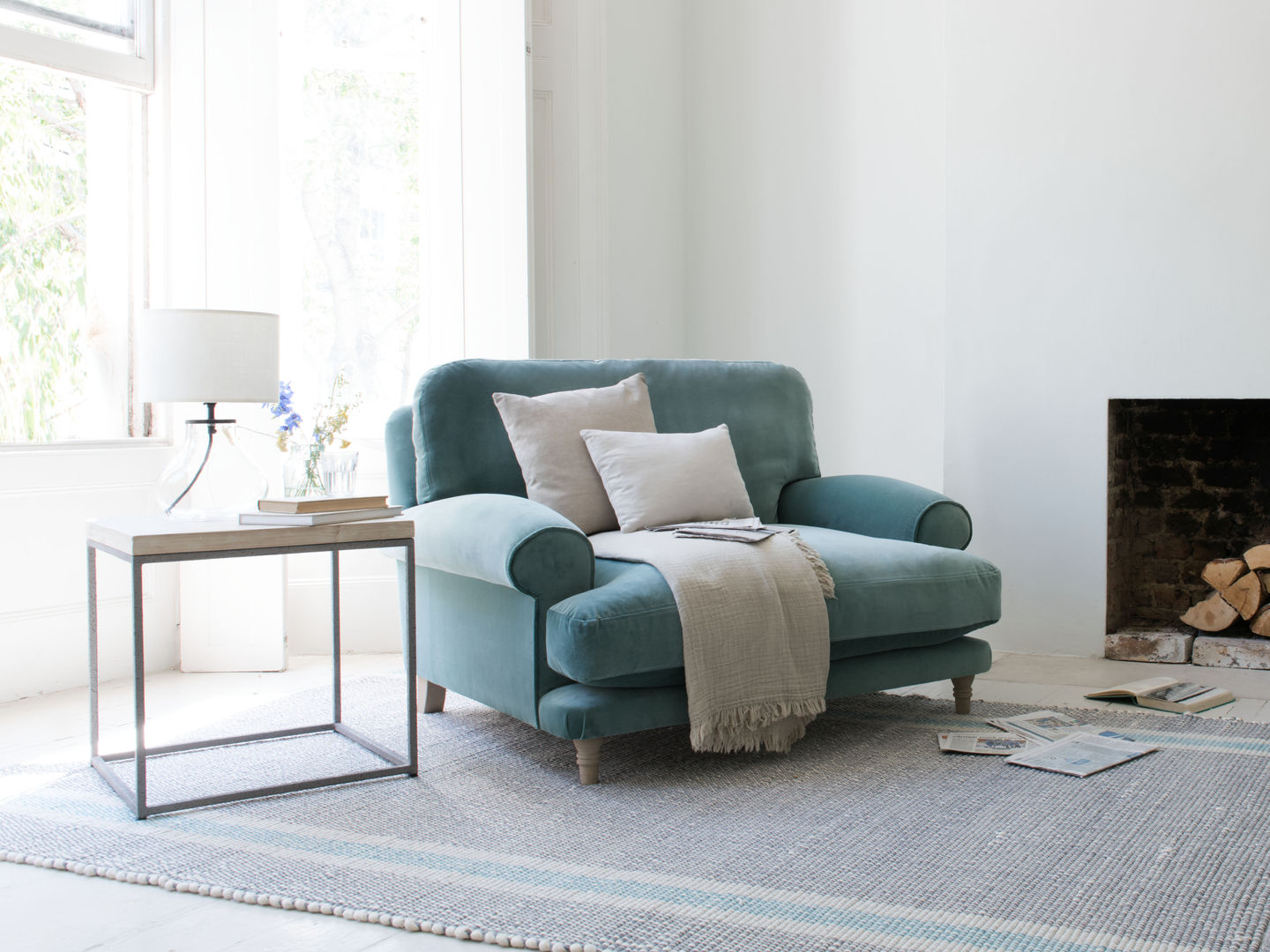 Slowcoach love seat Loaf Salas de estar modernas armchair,teal,green,sea blue,velvet,love seat,living room,sofa