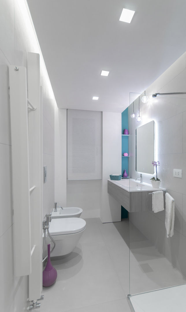 BAGNO DESIGN GARBATELLA, MINIMA Architetti MINIMA Architetti Minimalist style bathroom