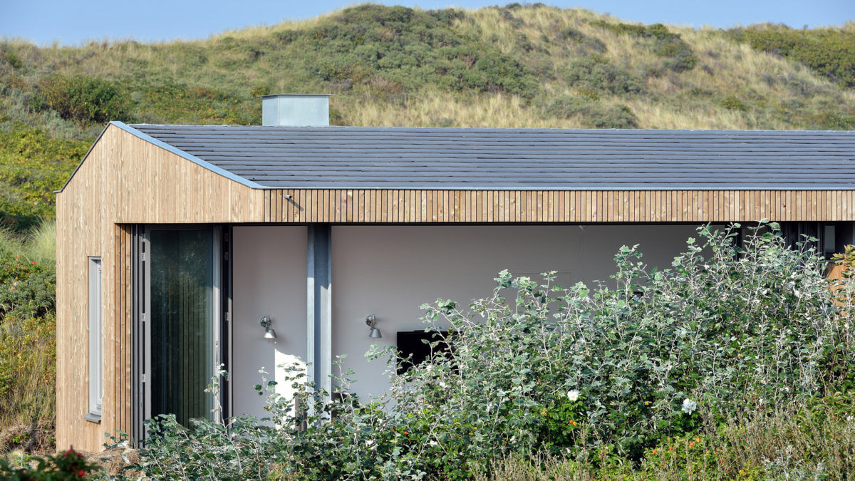 Luxe vakantiehuisje in de duinen van Vlieland, BNLA architecten BNLA architecten Casas minimalistas