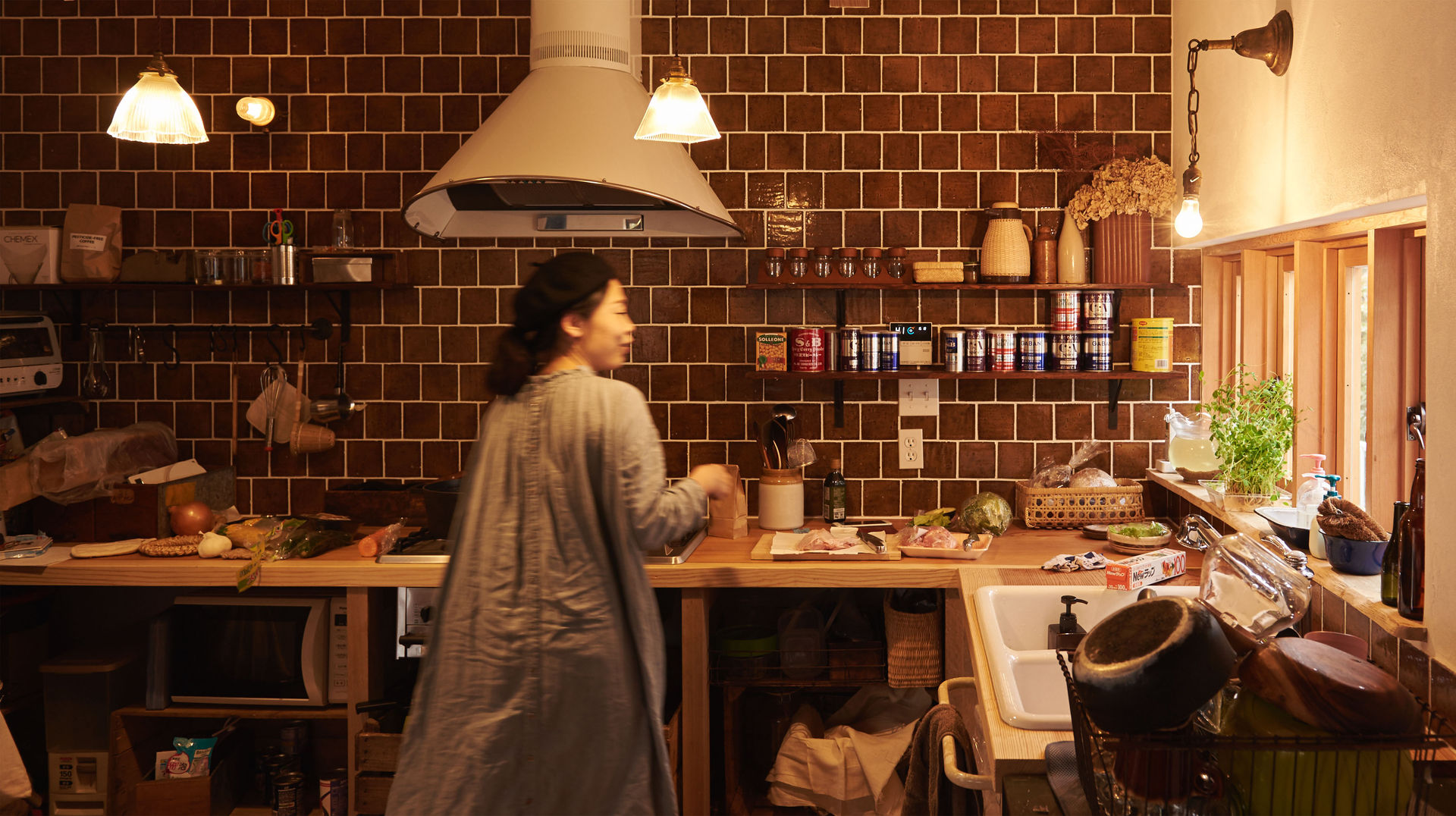 琵琶湖の家, URBAN GEAR URBAN GEAR Cocinas de estilo rural Azulejos