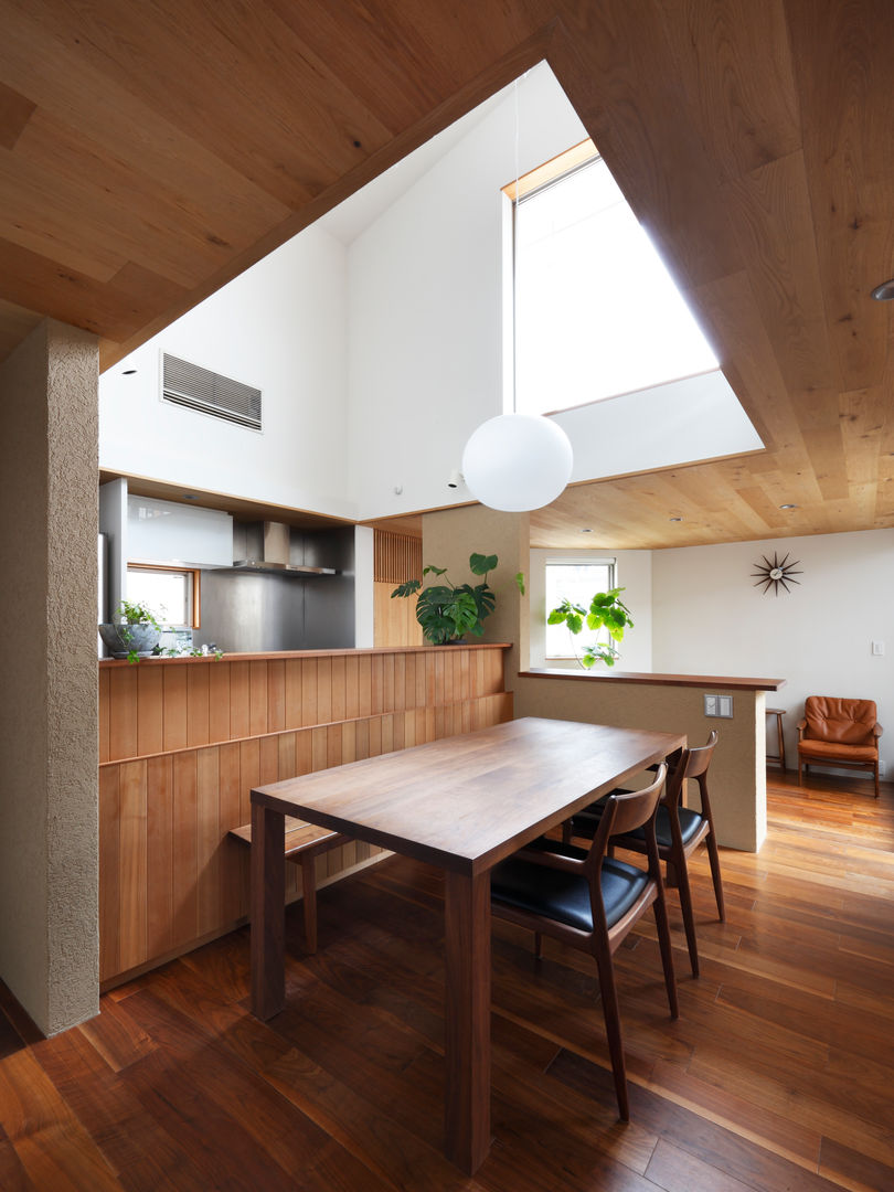 山坂の家, 樋口章建築アトリエ 樋口章建築アトリエ Modern dining room