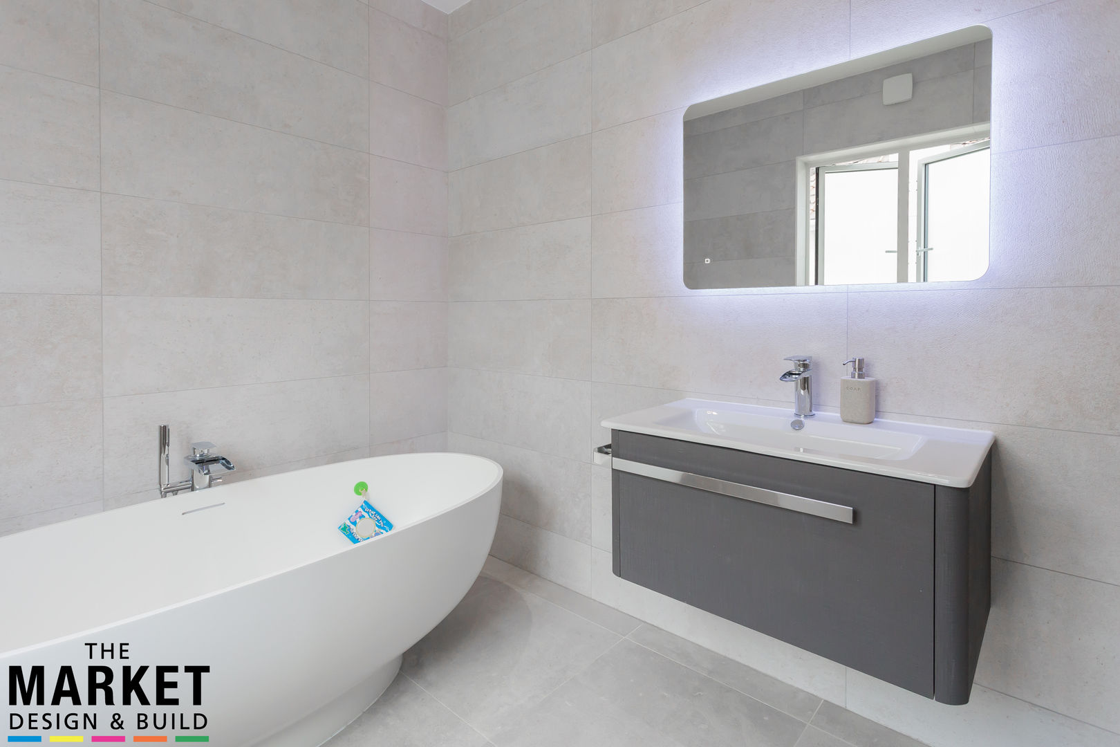 Stunning North London Home Extension & Loft Conversion , The Market Design & Build The Market Design & Build Modern bathroom