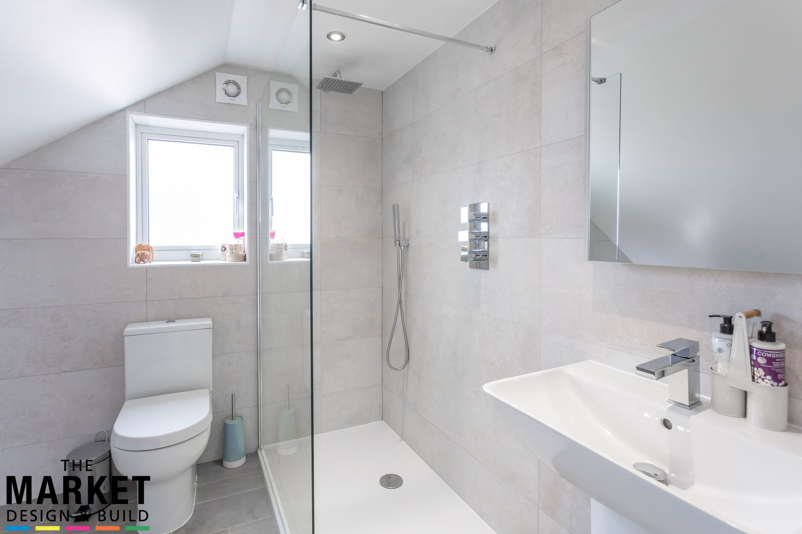 Stunning North London Home Extension & Loft Conversion , The Market Design & Build The Market Design & Build Modern Bathroom