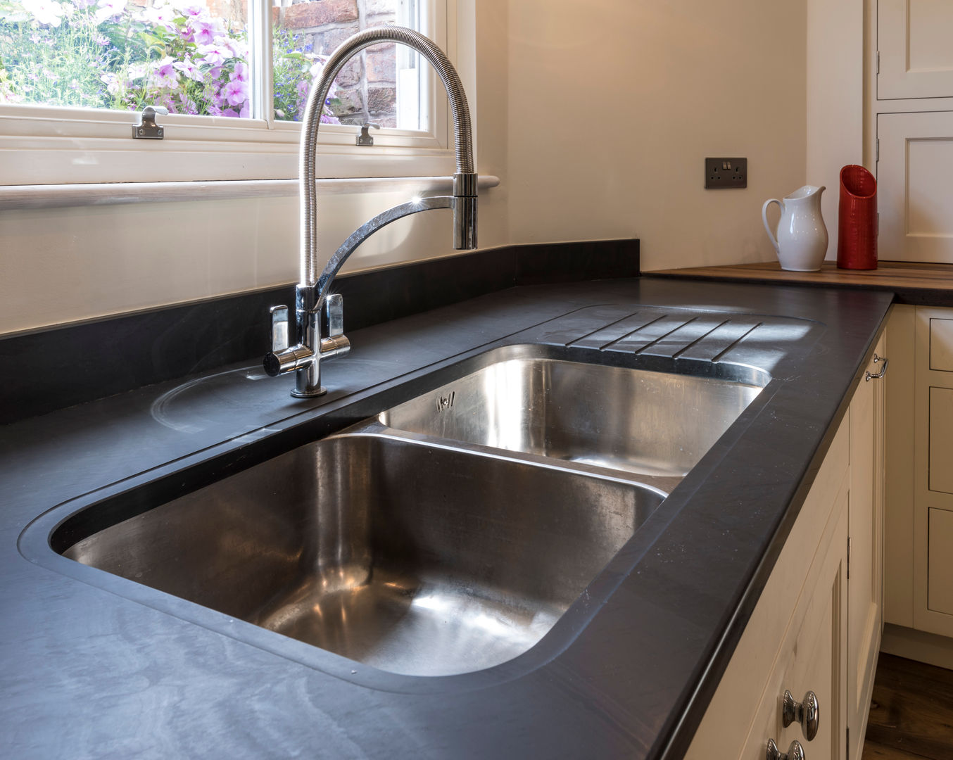 Double sink John Gauld Photography مطبخ حجر اردواز slate,stainless steel sink