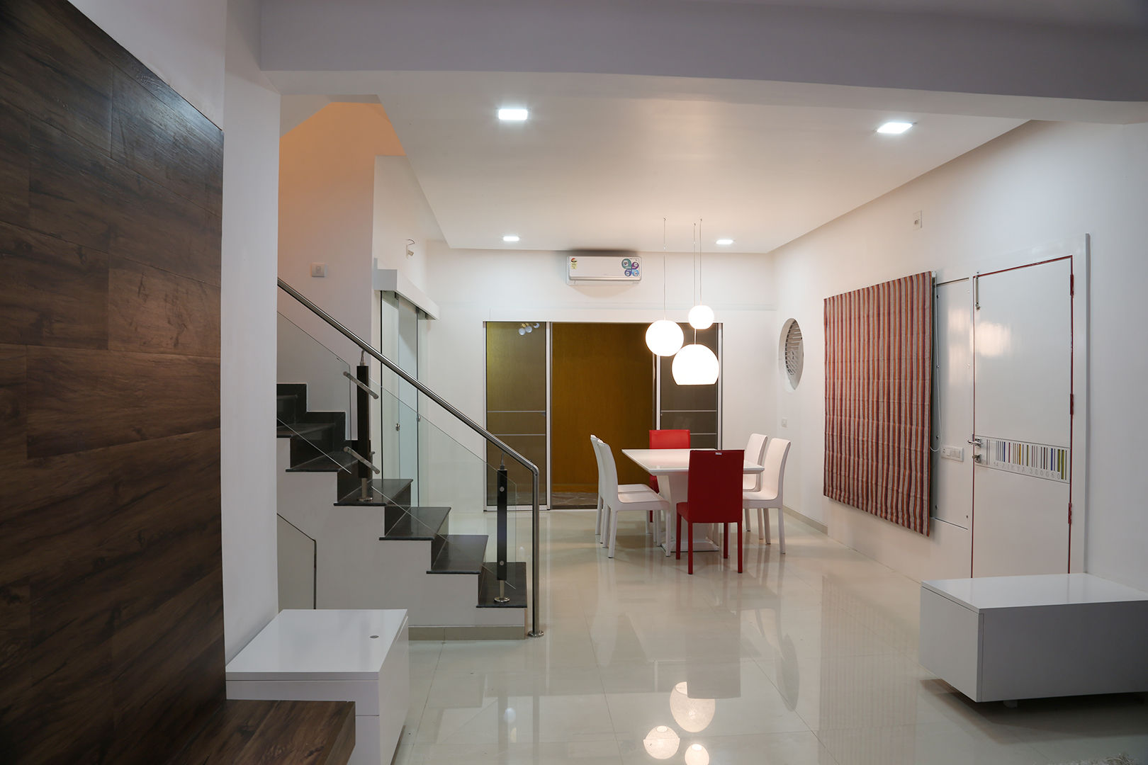 Single Family Private Residence, Ahmedabad, A New Dimension A New Dimension غرفة السفرة