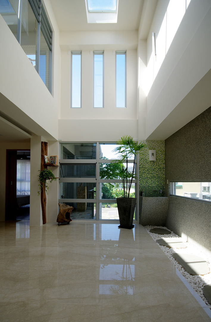 台南12號住宅, 築青室內裝修有限公司 築青室內裝修有限公司 Modern corridor, hallway & stairs