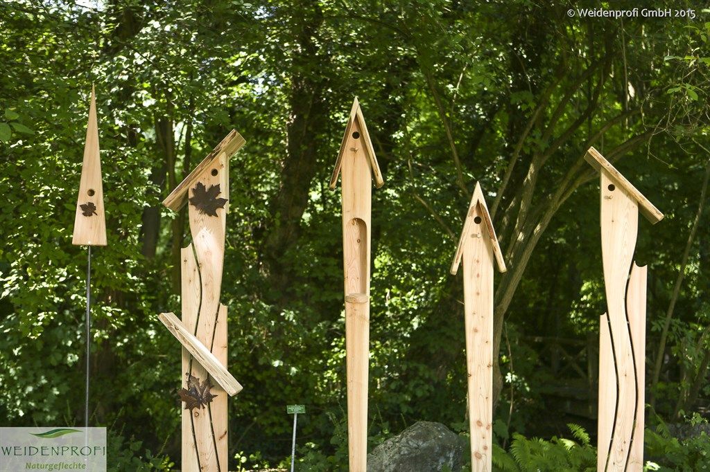 Exklusive Nistkästen, Gartenskulpturen aus Lärchenholz, naturgeflechte24 naturgeflechte24 Ausgefallener Garten Holz Holznachbildung nistkasten,nistkästen,vogelhaus,gartengestaltung,garten,gartenskulpturen,meisen,nisthilfe,lärchenholz