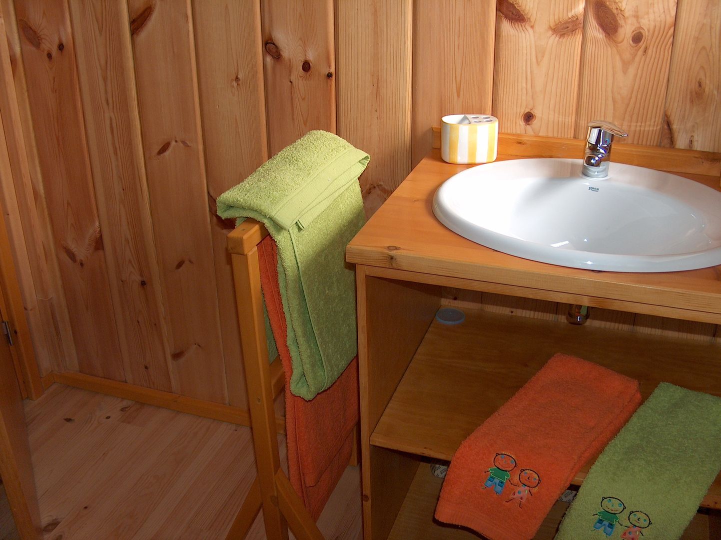 RUSTICASA | Casa Eco | Vila Nova de Cerveira, RUSTICASA RUSTICASA Rustic style bathroom Wood Wood effect