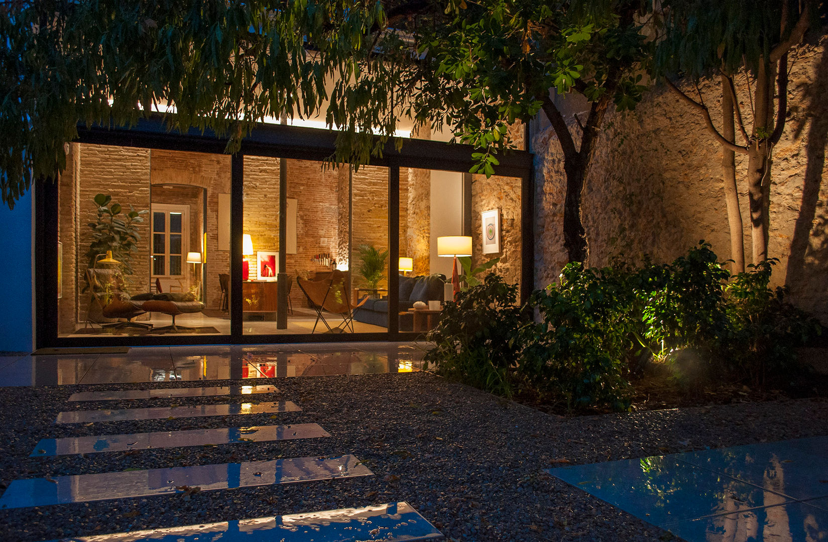 Courtyard at the night - Sitges homify Nowoczesny balkon, taras i weranda architects in sitges,arquitectos,sitges,courtyard