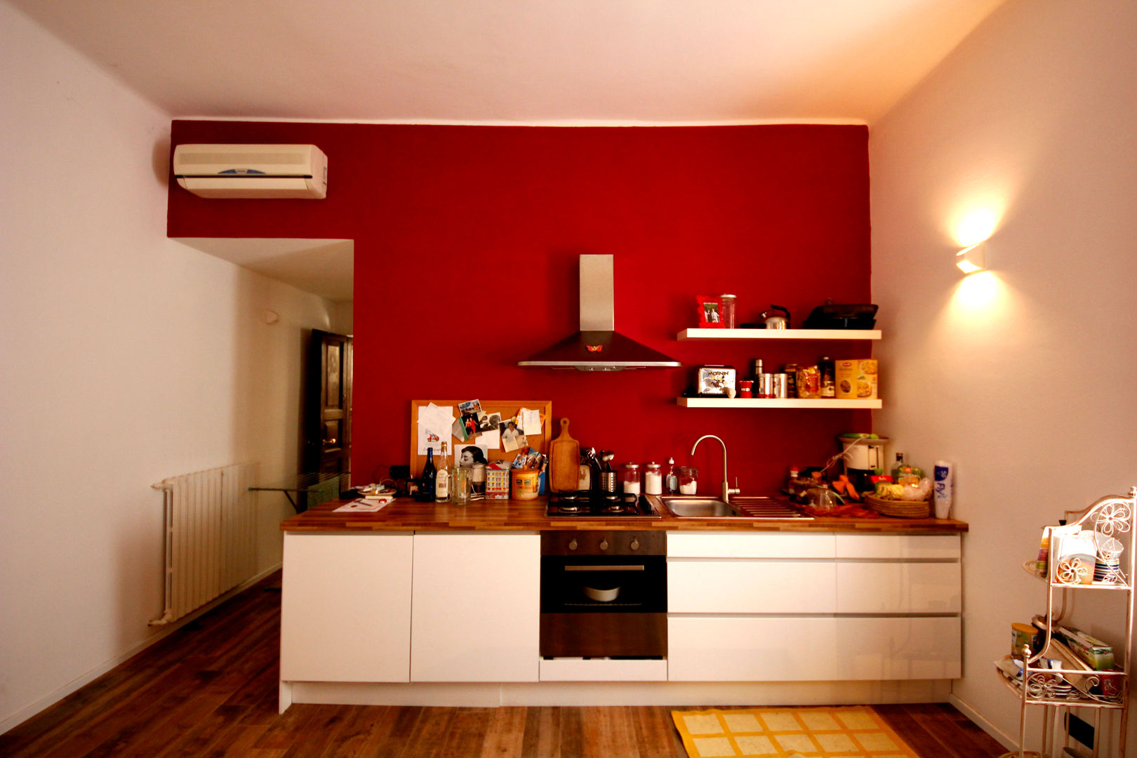 Ristrutturazione appartamento, MBquadro Architetti MBquadro Architetti Built-in kitchens Wood Wood effect