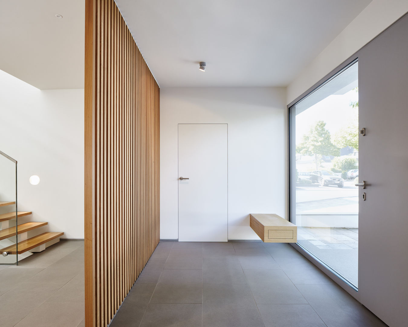 HAUS S, BENJAMIN VON PIDOLL I ARCHITEKTUR BENJAMIN VON PIDOLL I ARCHITEKTUR Minimalist corridor, hallway & stairs