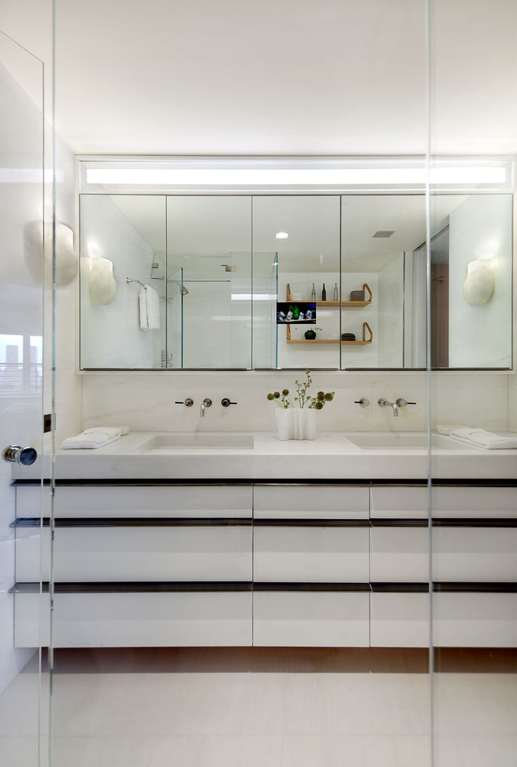 Upper East Side Apartment, andretchelistcheffarchitects andretchelistcheffarchitects Bagno moderno