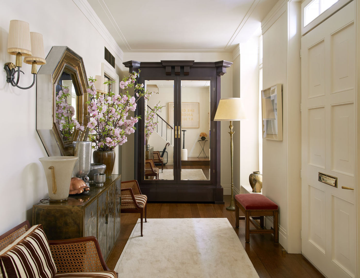 West Village Townhouse andretchelistcheffarchitects Classic style corridor, hallway and stairs