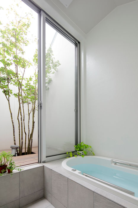 岩松の家, arc-d arc-d Modern bathroom