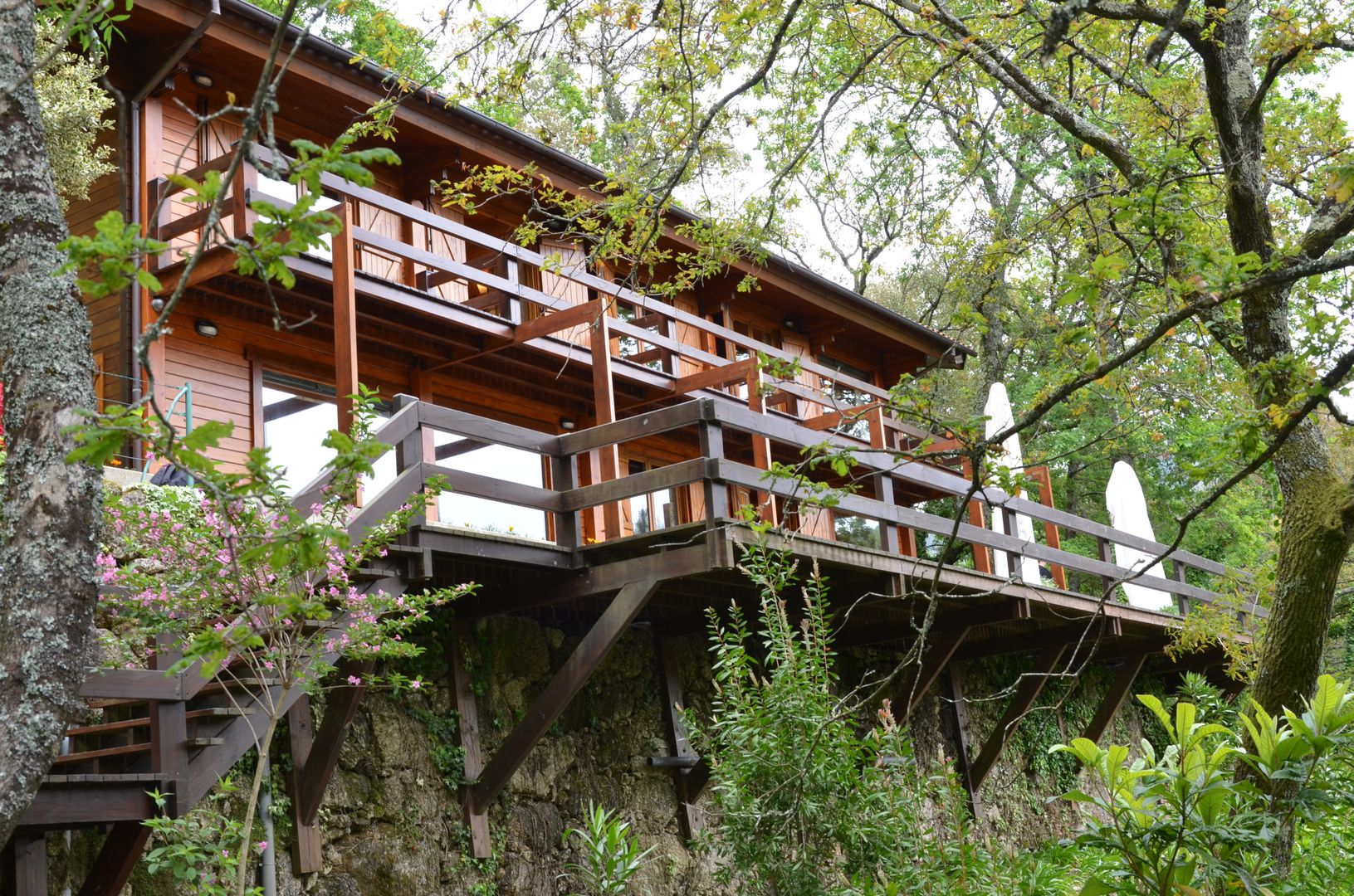 RUSTICASA | Casa da Caniçada | Terras de Bouro, RUSTICASA RUSTICASA Nhà gỗ Than củi Multicolored