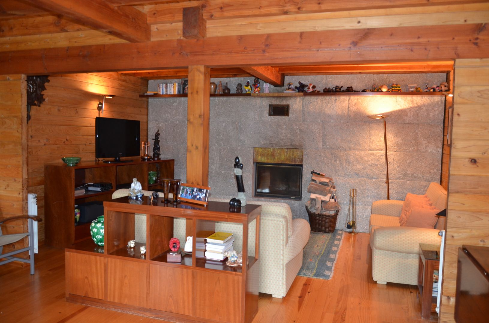 RUSTICASA | Casa da Caniçada | Terras de Bouro, RUSTICASA RUSTICASA Living room Solid Wood Multicolored