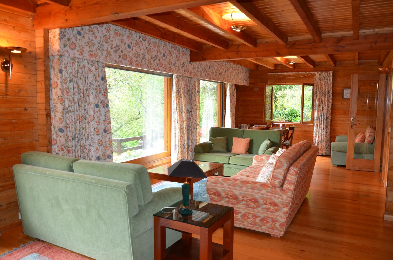 RUSTICASA | Casa da Caniçada | Terras de Bouro, RUSTICASA RUSTICASA Living room Solid Wood Multicolored