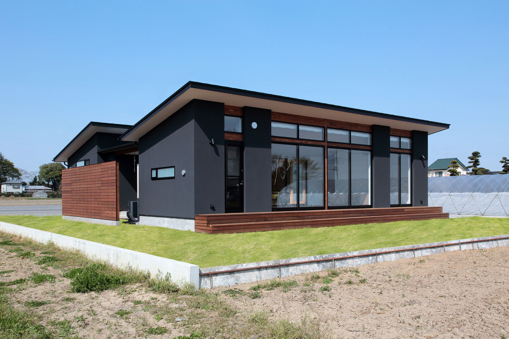 加須の平屋, TEKTON | テクトン建築設計事務所 TEKTON | テクトン建築設計事務所 Eclectic style houses Wood Wood effect