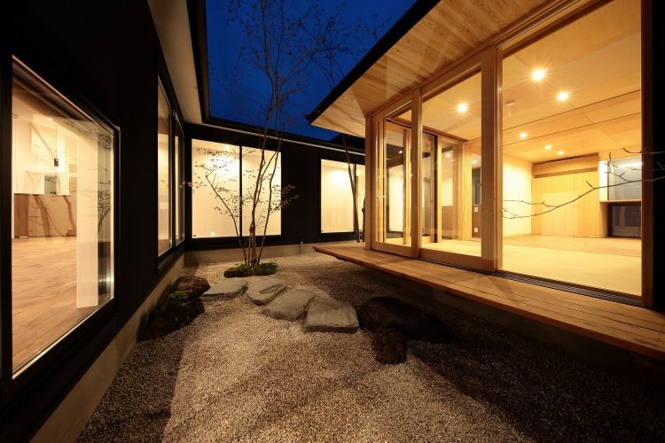 加須の平屋, TEKTON | テクトン建築設計事務所 TEKTON | テクトン建築設計事務所 Jardines zen Madera Acabado en madera