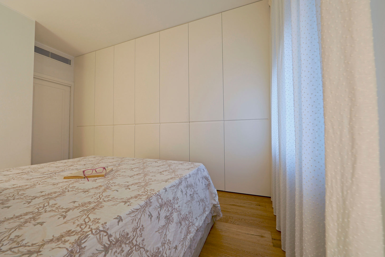 perfect fit, studio ferlazzo natoli studio ferlazzo natoli Kamar Tidur Minimalis