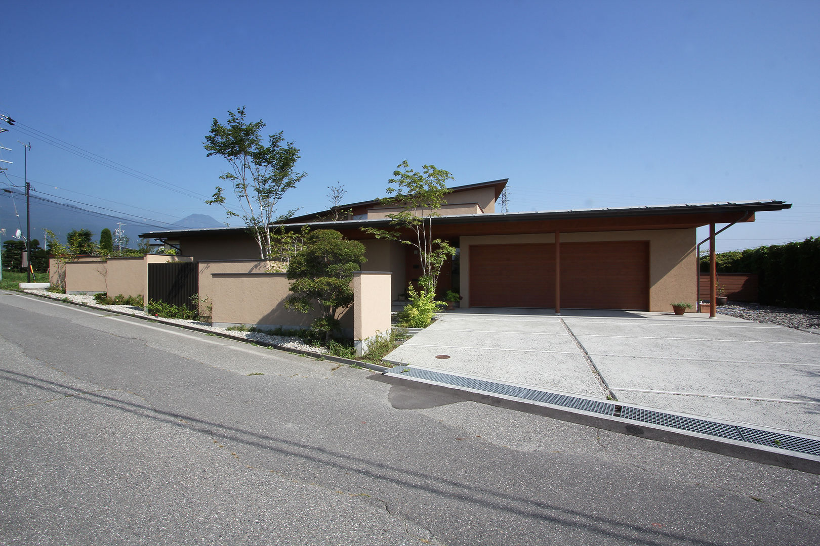 北アルプスを望む家, 藤松建築設計室 藤松建築設計室 Modern garage/shed