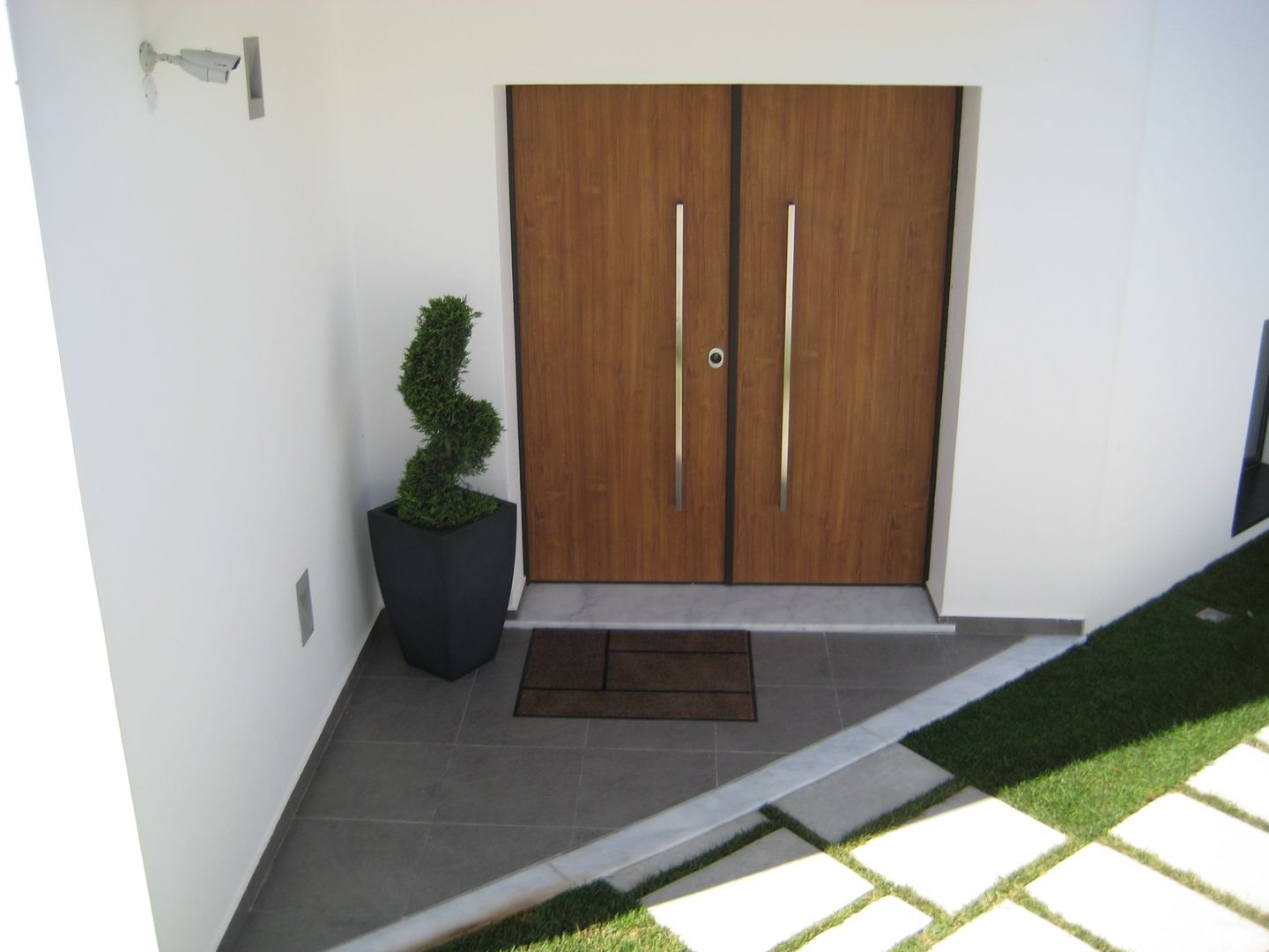 homify Puertas modernas