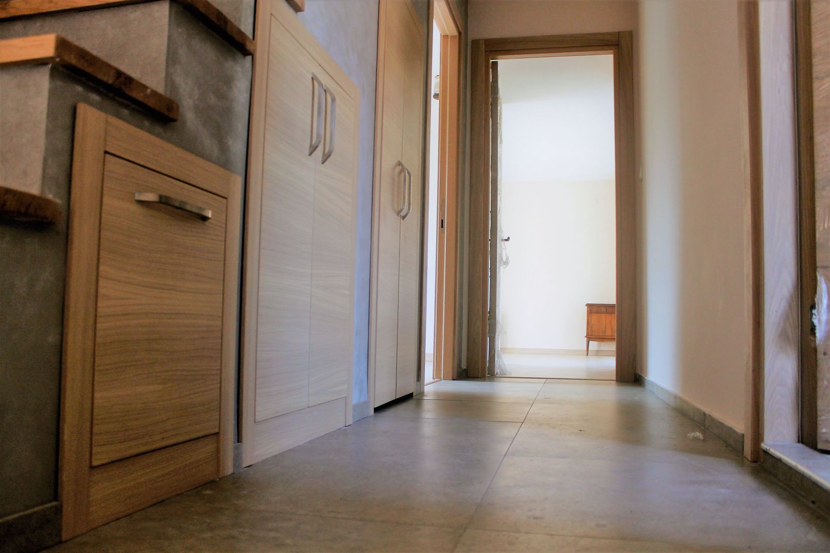 Ilıca Evi, Egeli Proje Egeli Proje Modern corridor, hallway & stairs Wood Wood effect