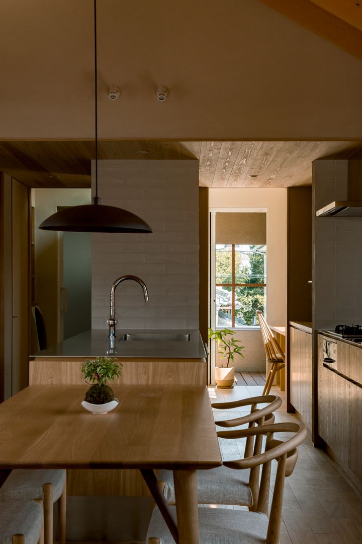 松栄の家, HEARTH ARCHITECTS/ハース建築設計事務所 HEARTH ARCHITECTS/ハース建築設計事務所 Kitchen